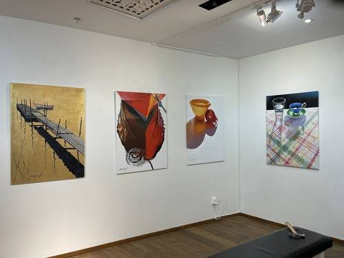 utställning med titeln Glömska Jag föddes i Aleppo i Syrien exhibition